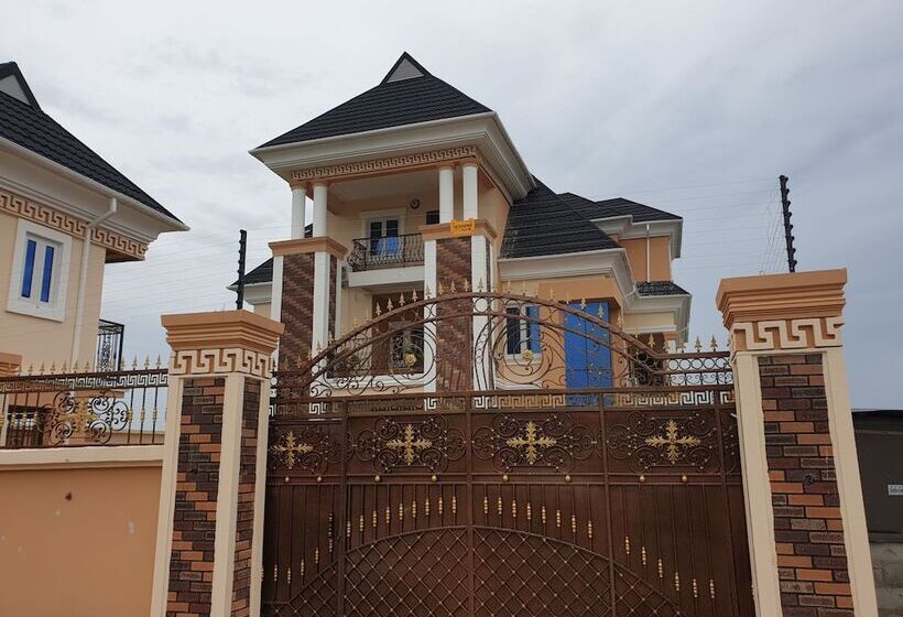 هتل Mexiloyd Luxury Rooms & Suites