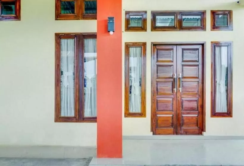 Hotelli Reddoorz Syariah At Galliano Homestay Bukittinggi