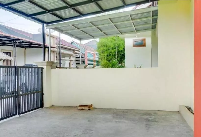 Hotelli Reddoorz Syariah At Galliano Homestay Bukittinggi