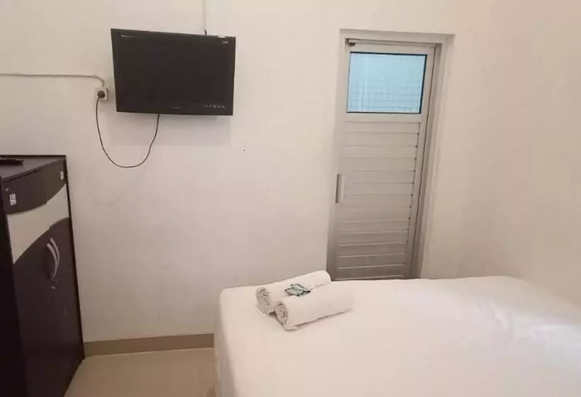 Hotelli Reddoorz Syariah At Galliano Homestay Bukittinggi