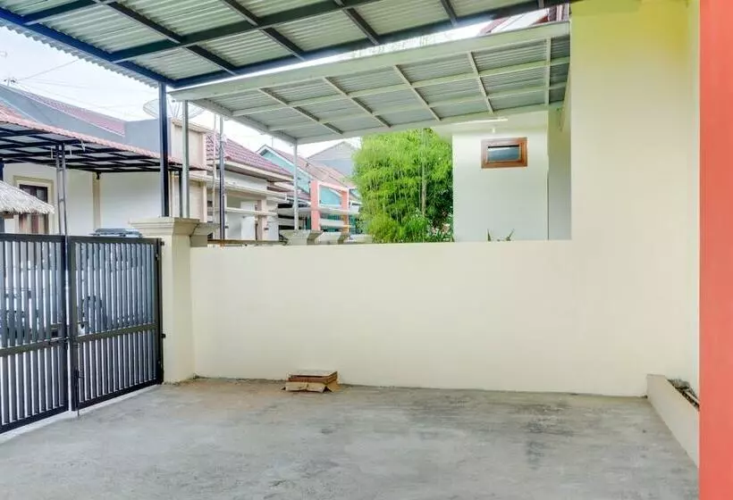 Hotelli Reddoorz Syariah At Galliano Homestay Bukittinggi