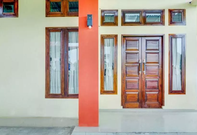 Hotelli Reddoorz Syariah At Galliano Homestay Bukittinggi