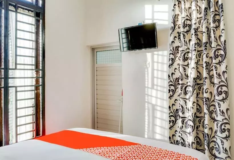 Hotelli Reddoorz Syariah At Galliano Homestay Bukittinggi