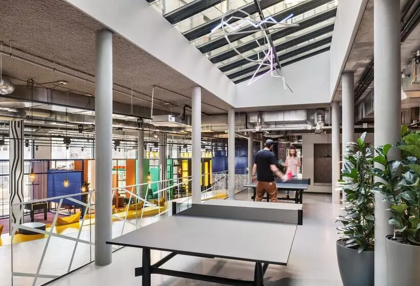 Hotelli The Social Hub Delft