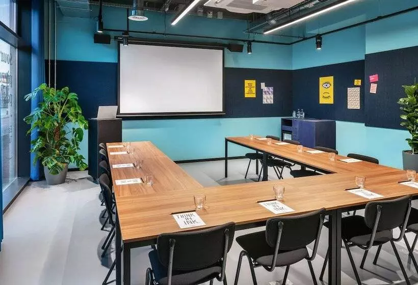 Hotelli The Social Hub Delft