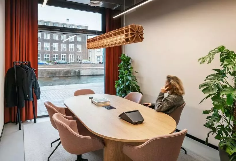 Hotelli The Social Hub Delft