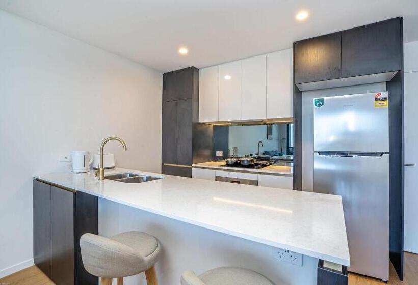 Peninsular Gold Coast