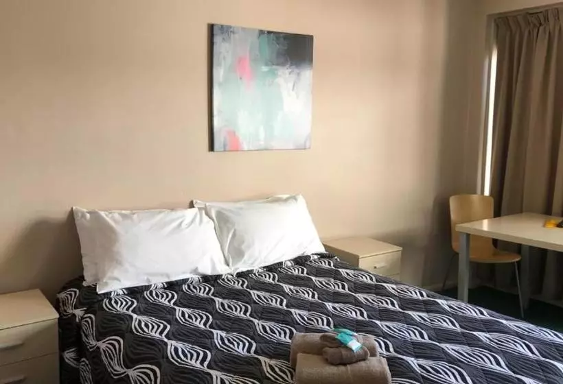 هاستل Aquatic Motor Inn