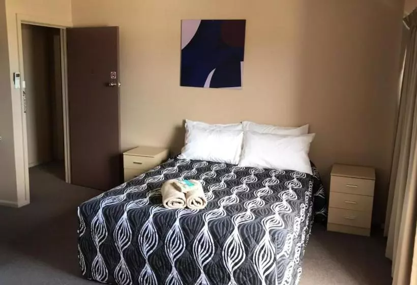 هاستل Aquatic Motor Inn