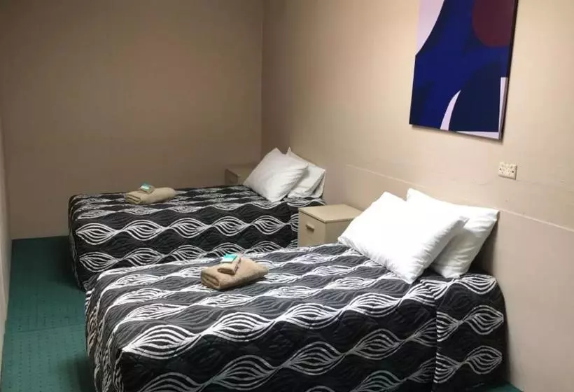 هاستل Aquatic Motor Inn