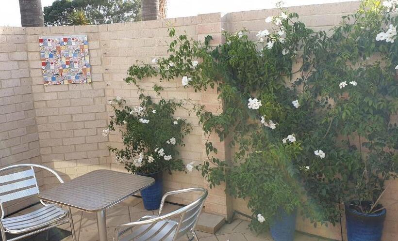 Alexander Drive B & B