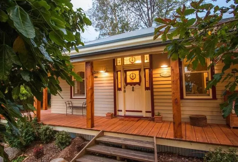 Aamiaismajoitus (B&B) The Oaks Lilydale Accommodation