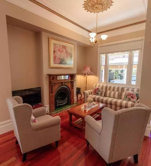 Aamiaismajoitus (B&B) The Oaks Lilydale Accommodation