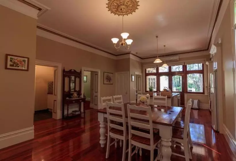 Aamiaismajoitus (B&B) The Oaks Lilydale Accommodation