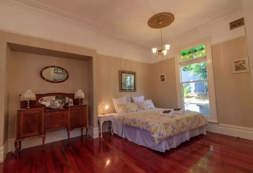 Aamiaismajoitus (B&B) The Oaks Lilydale Accommodation