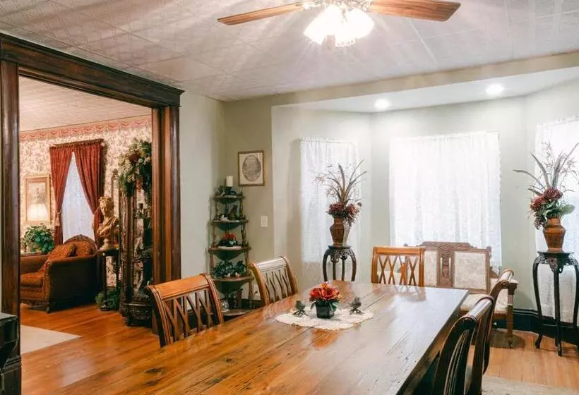 Aamiaismajoitus (B&B) The Wolf Manor