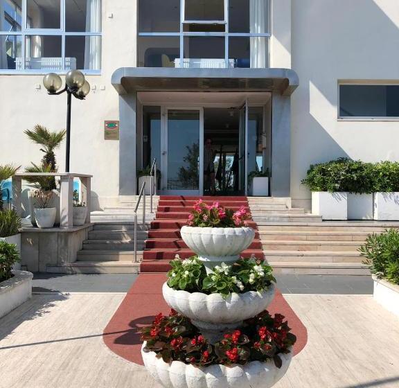 בית מלון כפרי International