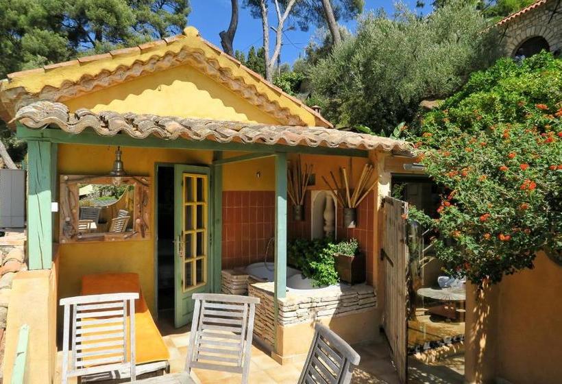 هتل La Calanque De Figuerolles