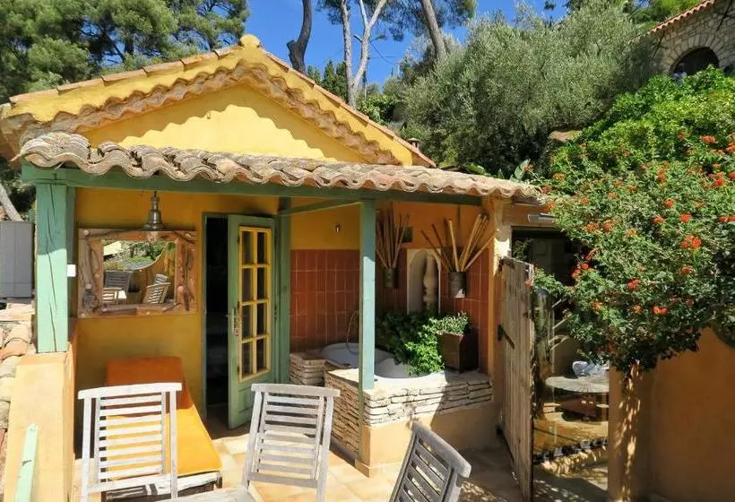 Hotelli La Calanque De Figuerolles