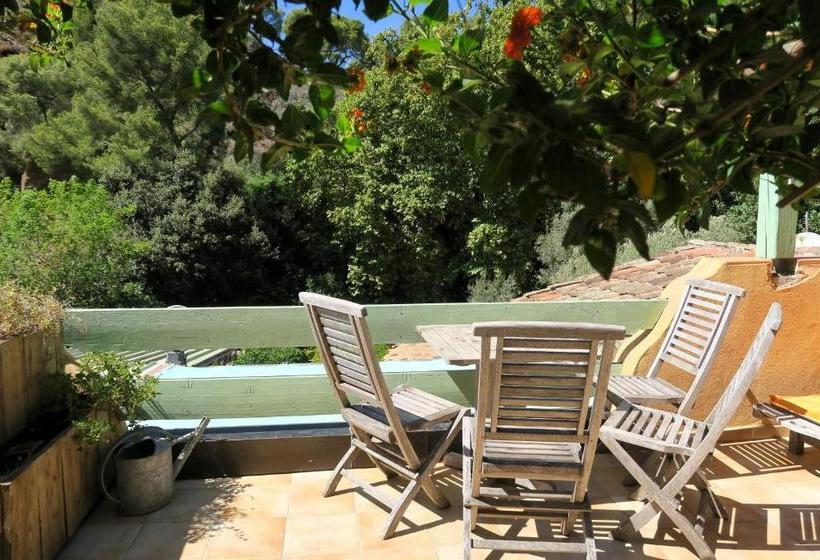 هتل La Calanque De Figuerolles