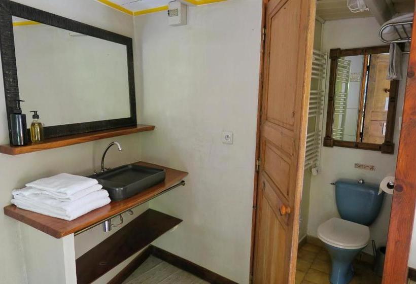 هتل La Calanque De Figuerolles