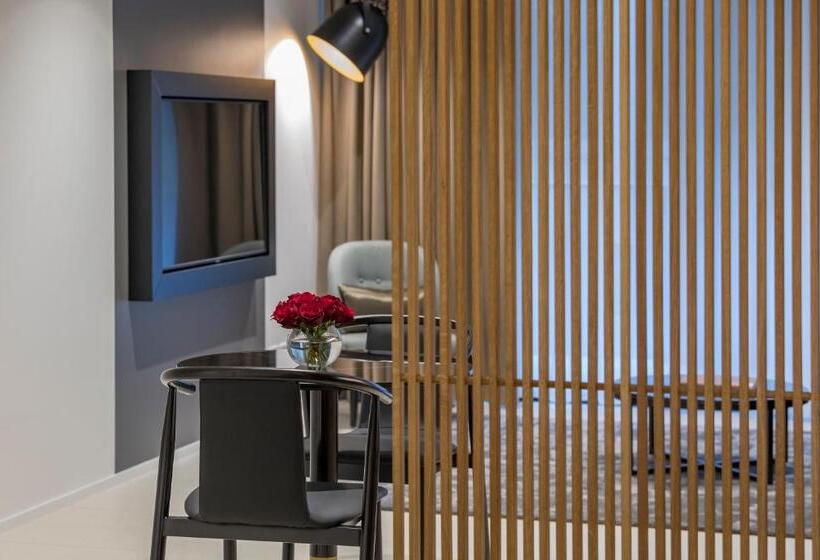 Отель Skye Suites Sydney