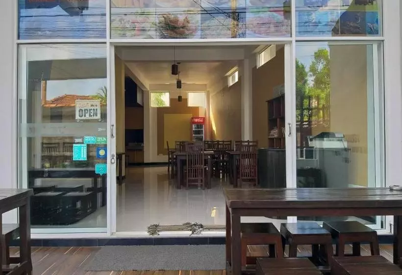 I & I Hostel