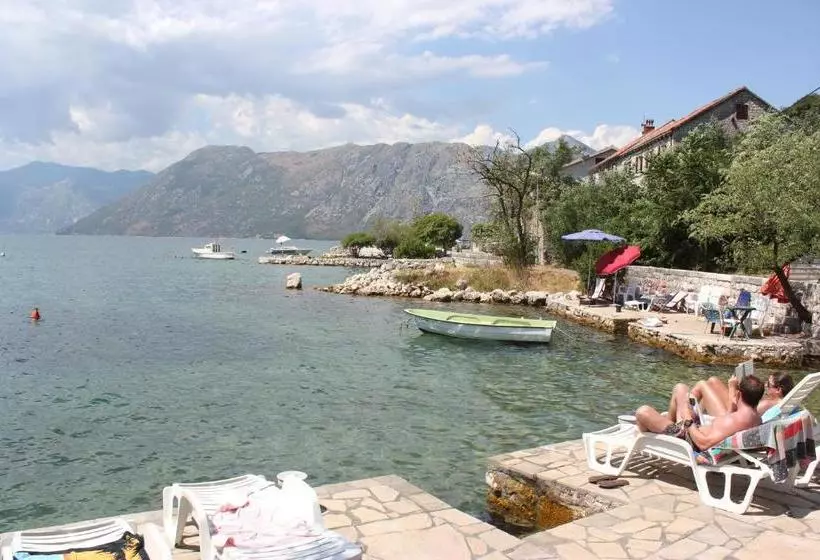 پانسیون Kadena Apartments