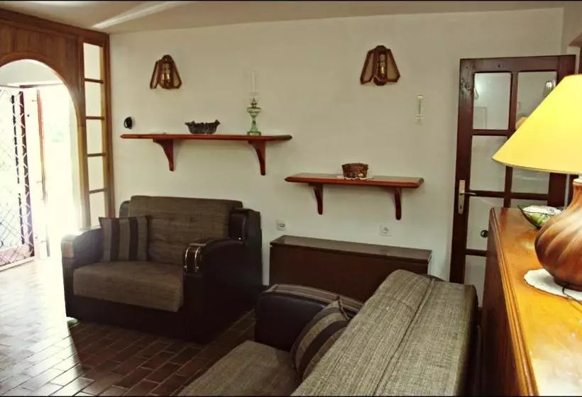 پانسیون Kadena Apartments