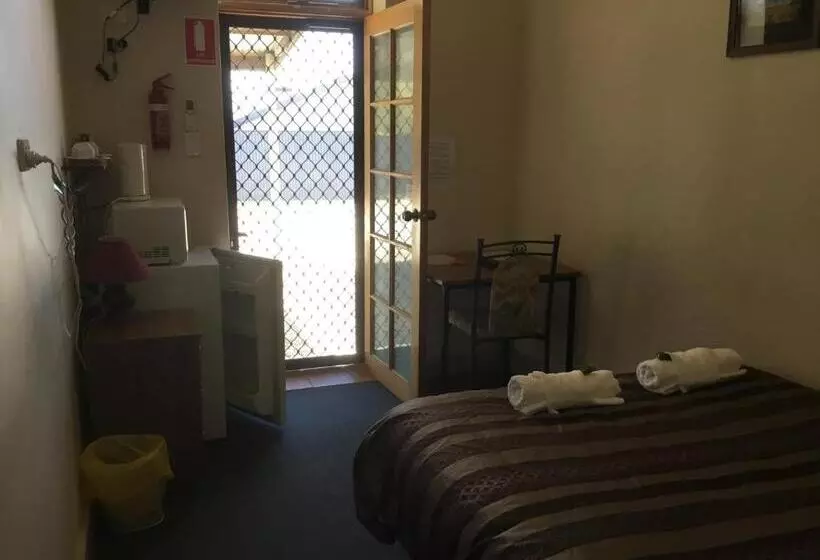 Truro Weighbridge Motel