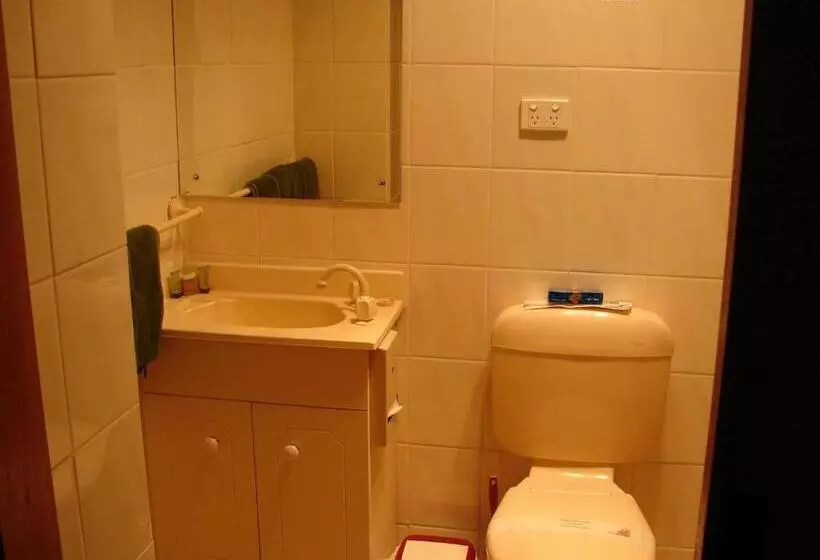 Truro Weighbridge Motel