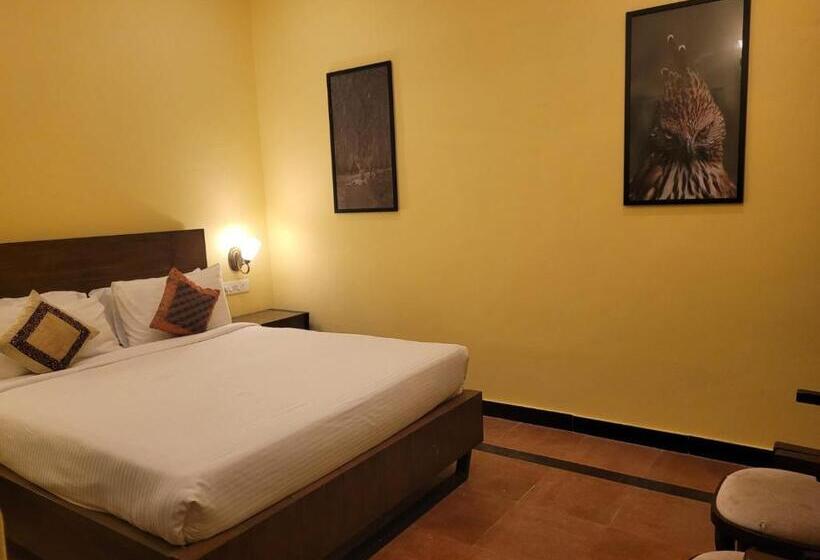 Tuli Veer Bagh Resort