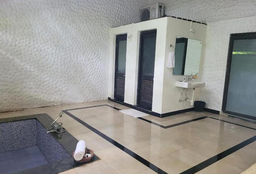 Tuli Veer Bagh Resort