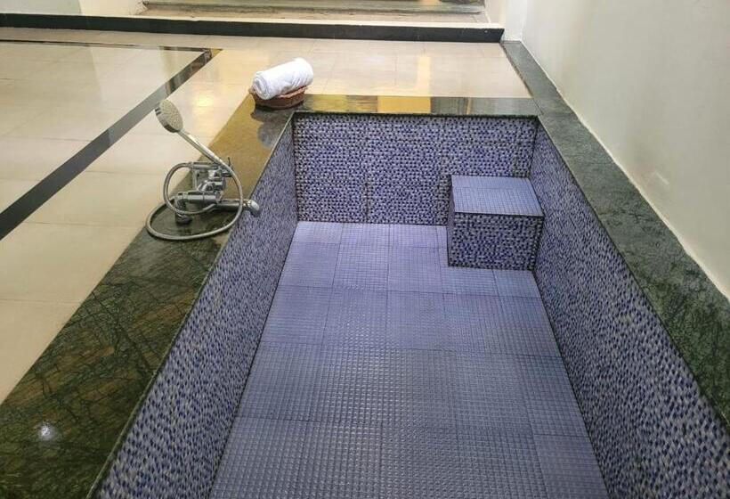 Tuli Veer Bagh Resort