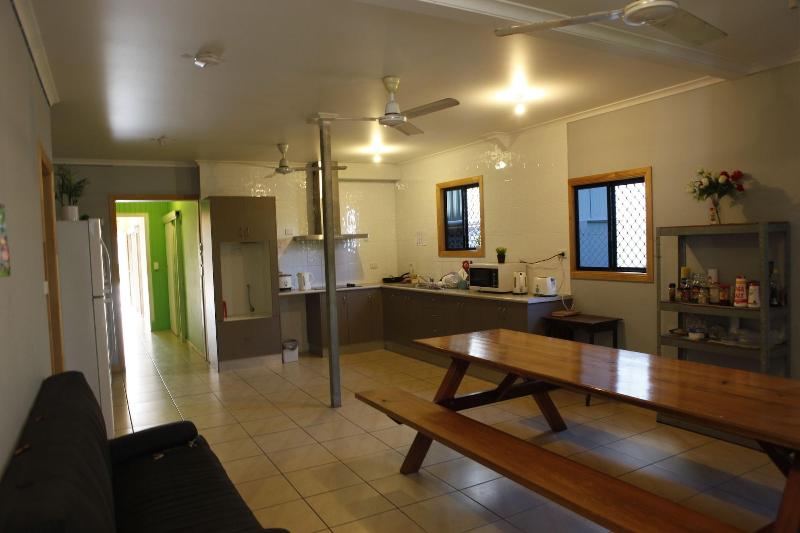 旅馆 Happytourcairns Sharehouse