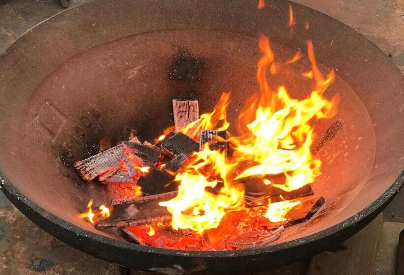 הוסטל Kimberley Travellers Lodge  Broome Yha