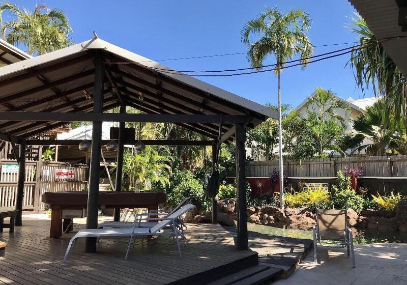 הוסטל Kimberley Travellers Lodge  Broome Yha