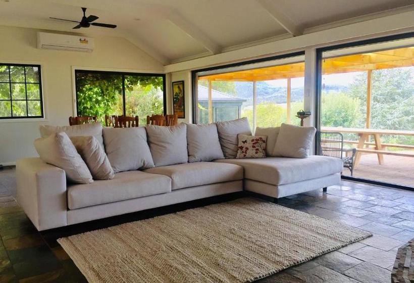 ベッドアンドブレックファースト Rosewhite House