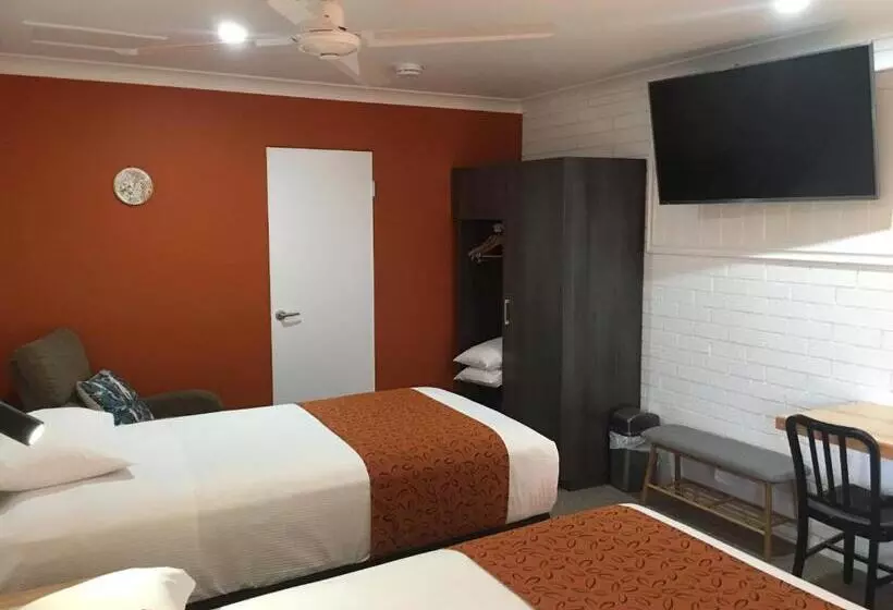 Gin Gin Village Motor Inn Motel Qld