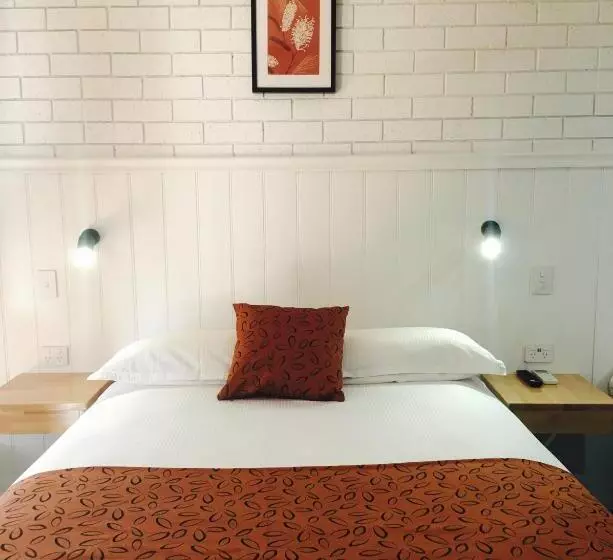 Gin Gin Village Motor Inn Motel Qld