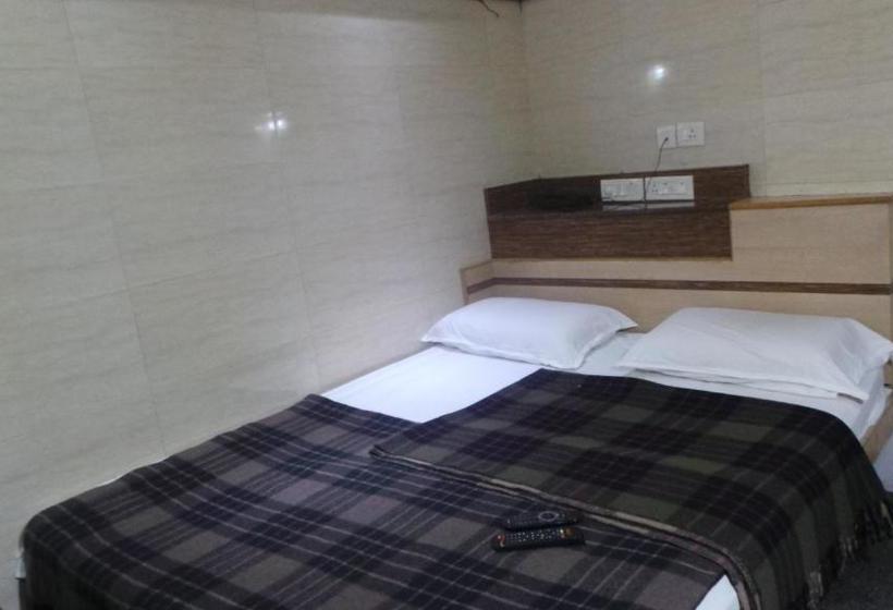 Отель Adarsha Palace