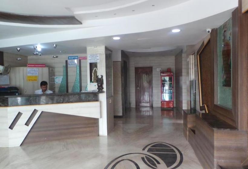 Отель Adarsha Palace