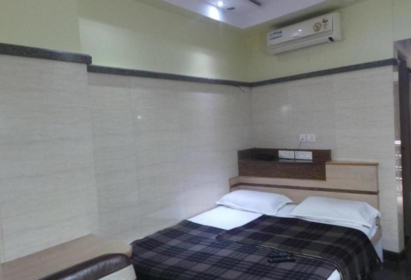 Отель Adarsha Palace