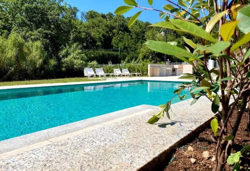 Le Village Sarzana