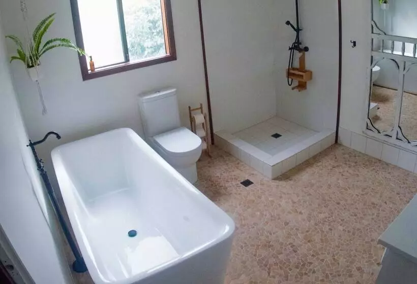 پانسیون Bakehouse  38 Restaurant & Guesthouse