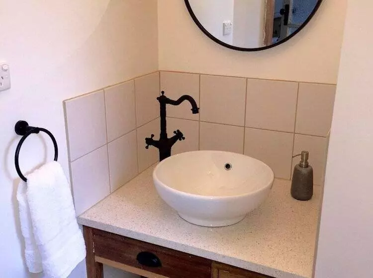 پانسیون Bakehouse  38 Restaurant & Guesthouse