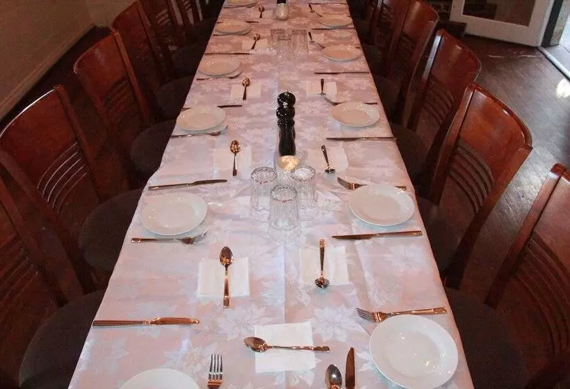 پانسیون Bakehouse  38 Restaurant & Guesthouse