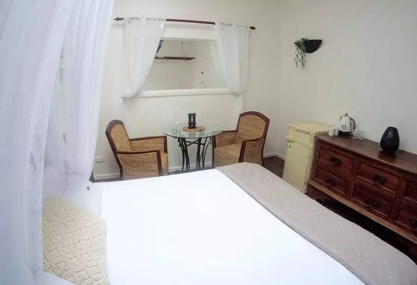 پانسیون Bakehouse  38 Restaurant & Guesthouse