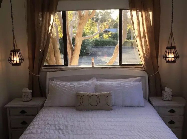 پانسیون Bakehouse  38 Restaurant & Guesthouse