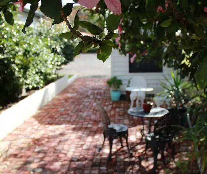 پانسیون Bakehouse  38 Restaurant & Guesthouse